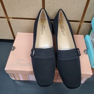 New Vintage Trotters BETSY Heels Sz8